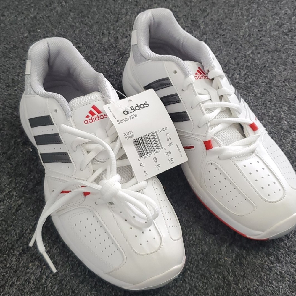 Brand New Adidas Bercuda Women's Sneakers Size 6